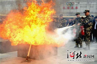 承德消防集中销毁假冒消防器材 组图